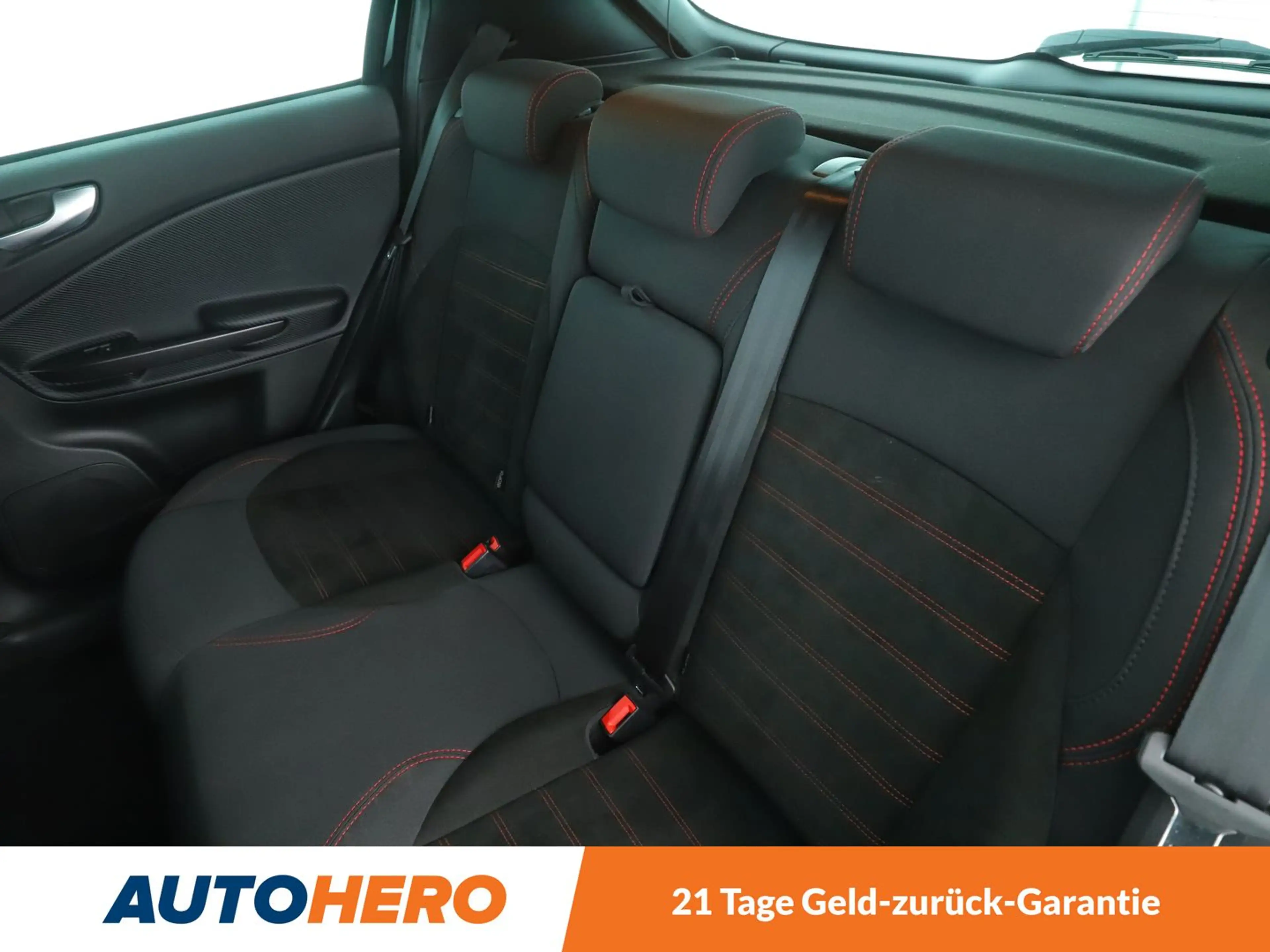 Alfa Romeo Giulietta 1.4 Turbo Super Aut.*NAVI*TEMPO*PDC*SHZ* — photo 14