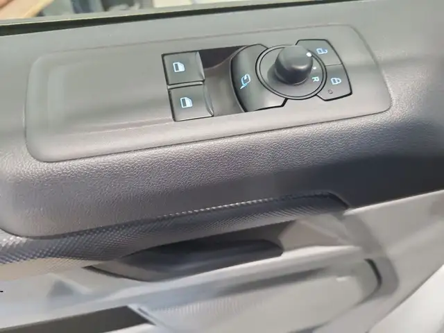Ford Transit Custom view 8