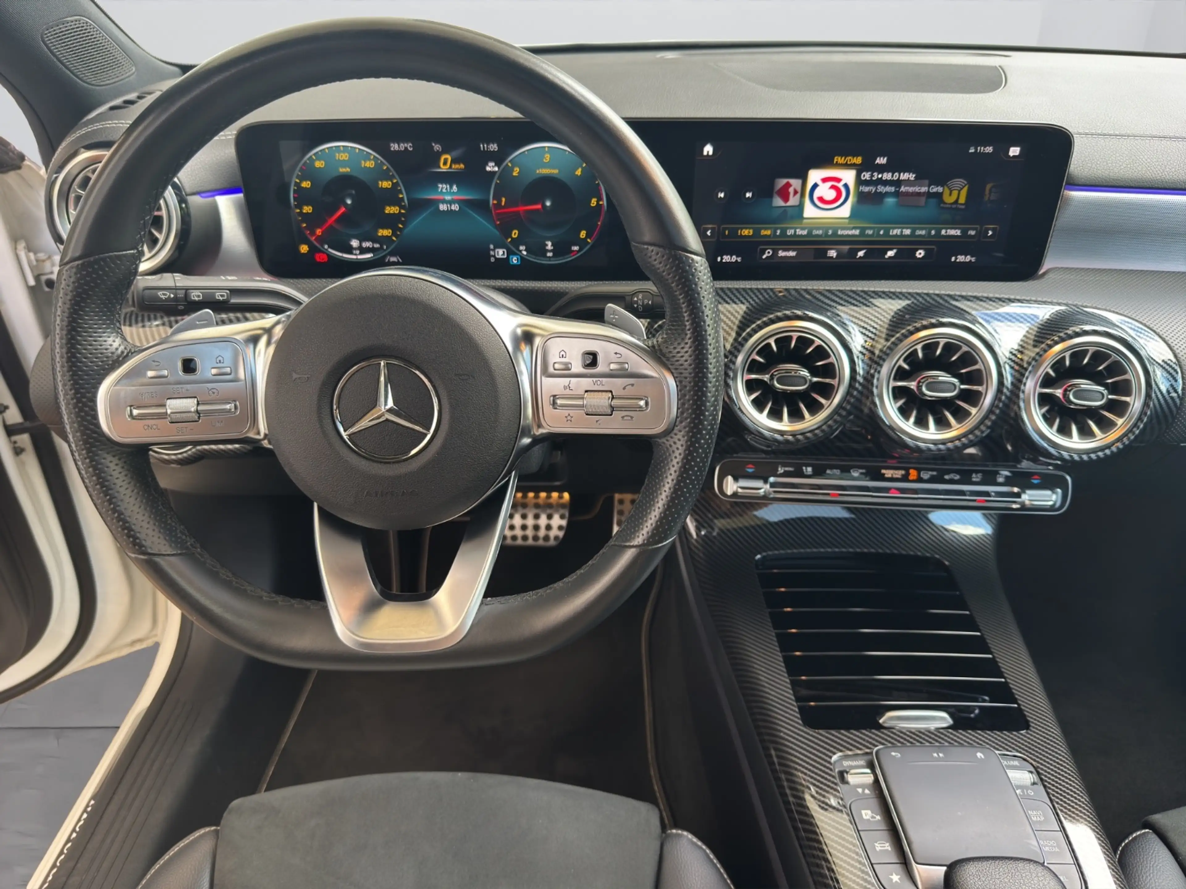 Mercedes-Benz A 200 d 4MATIC Kompaktlimousine AMG Line PTS Shz — photo 11