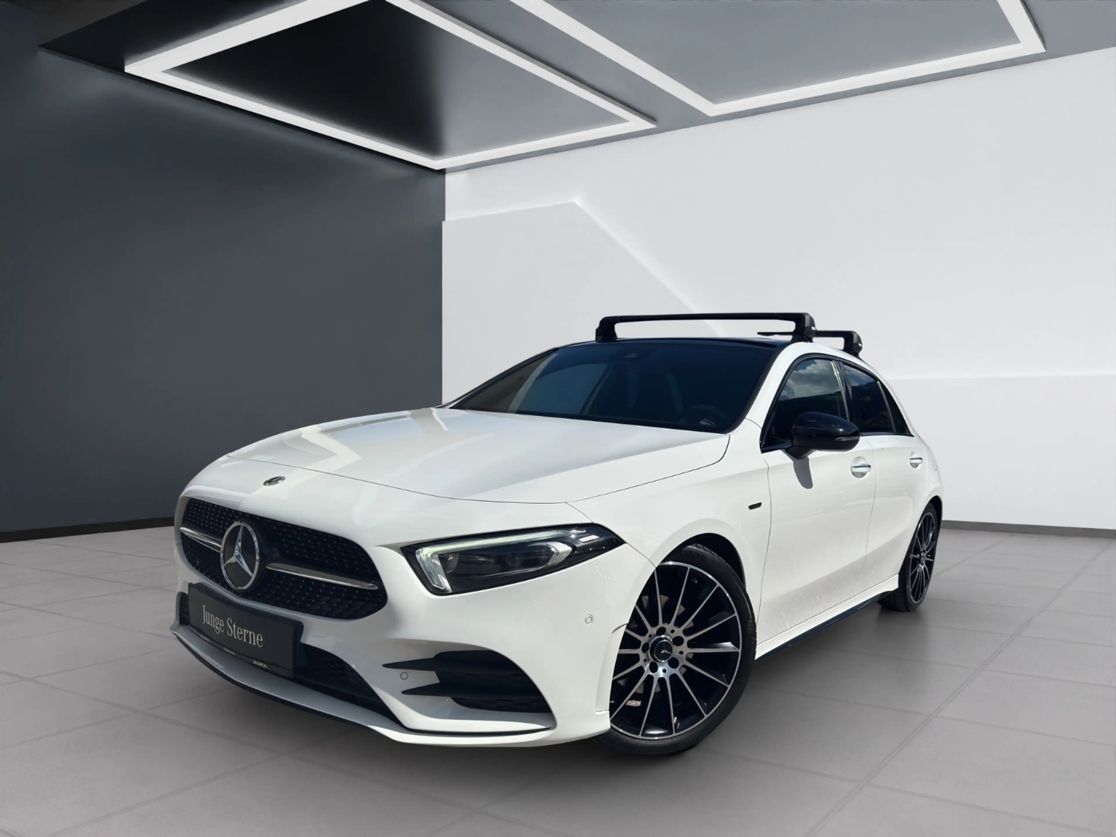 Mercedes-Benz A 200 d 4MATIC Kompaktlimousine AMG Line PTS Shz — photo 2
