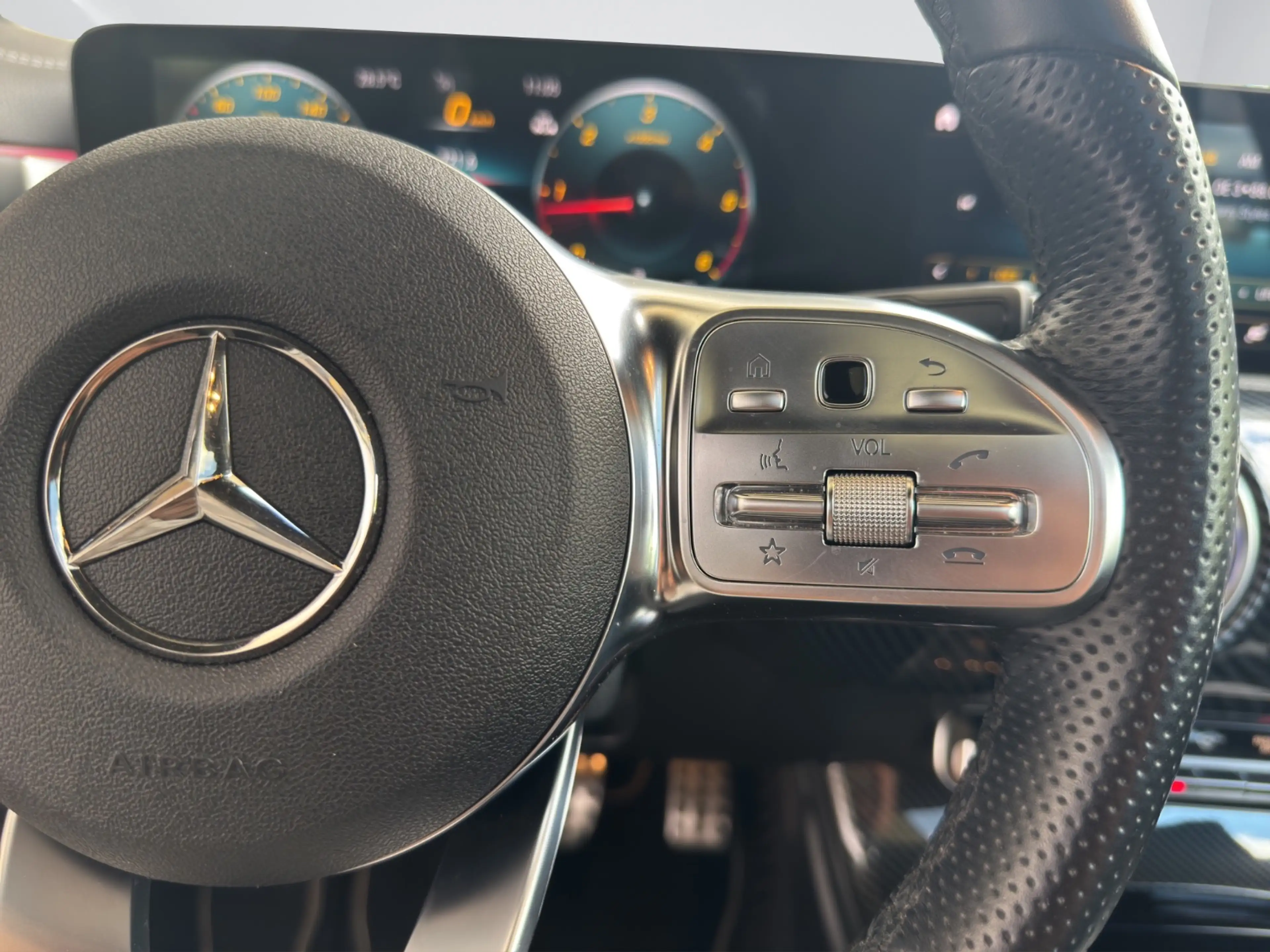 Mercedes-Benz A 200 d 4MATIC Kompaktlimousine AMG Line PTS Shz — photo 14