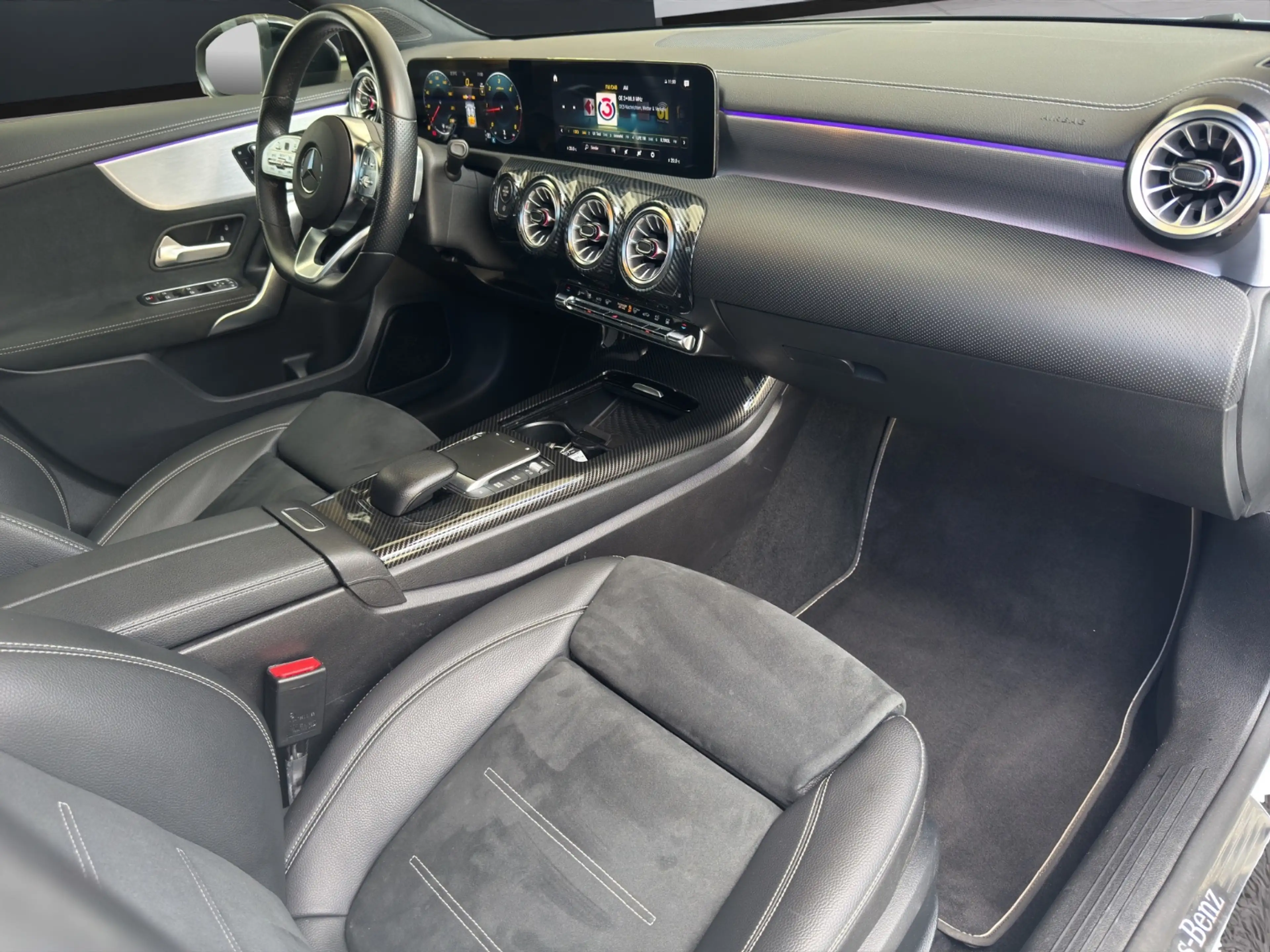 Mercedes-Benz A 200 d 4MATIC Kompaktlimousine AMG Line PTS Shz — photo 23