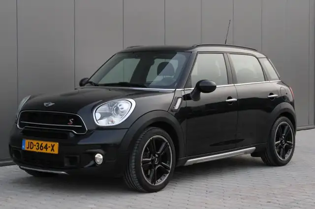 MINI Cooper S COUNTRYMAN 1.6 190pk / NL-Auto / LEER/ NAVI /NIEUW