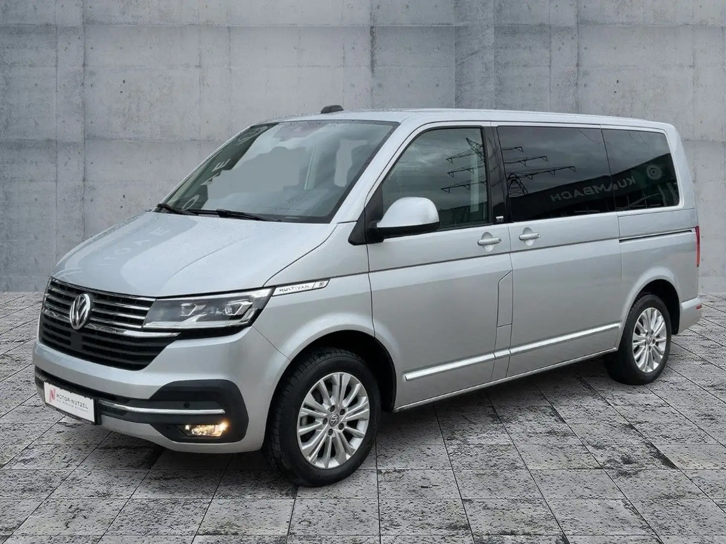 Volkswagen T6.1 Multivan 2.0 TDI 4M DSG GENERATION SIX LED Plateado - 2