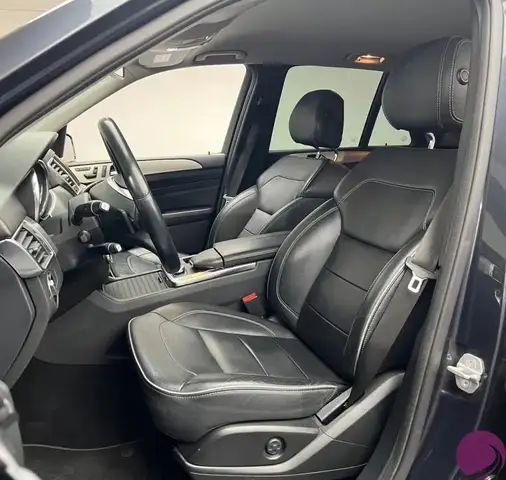 Mercedes-Benz M-Class view 8