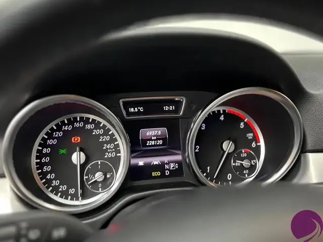 Mercedes-Benz M-Class view 11