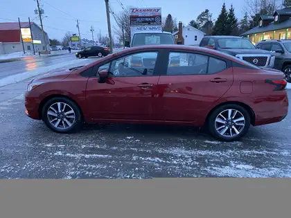 2021 Nissan Versa SV FWD