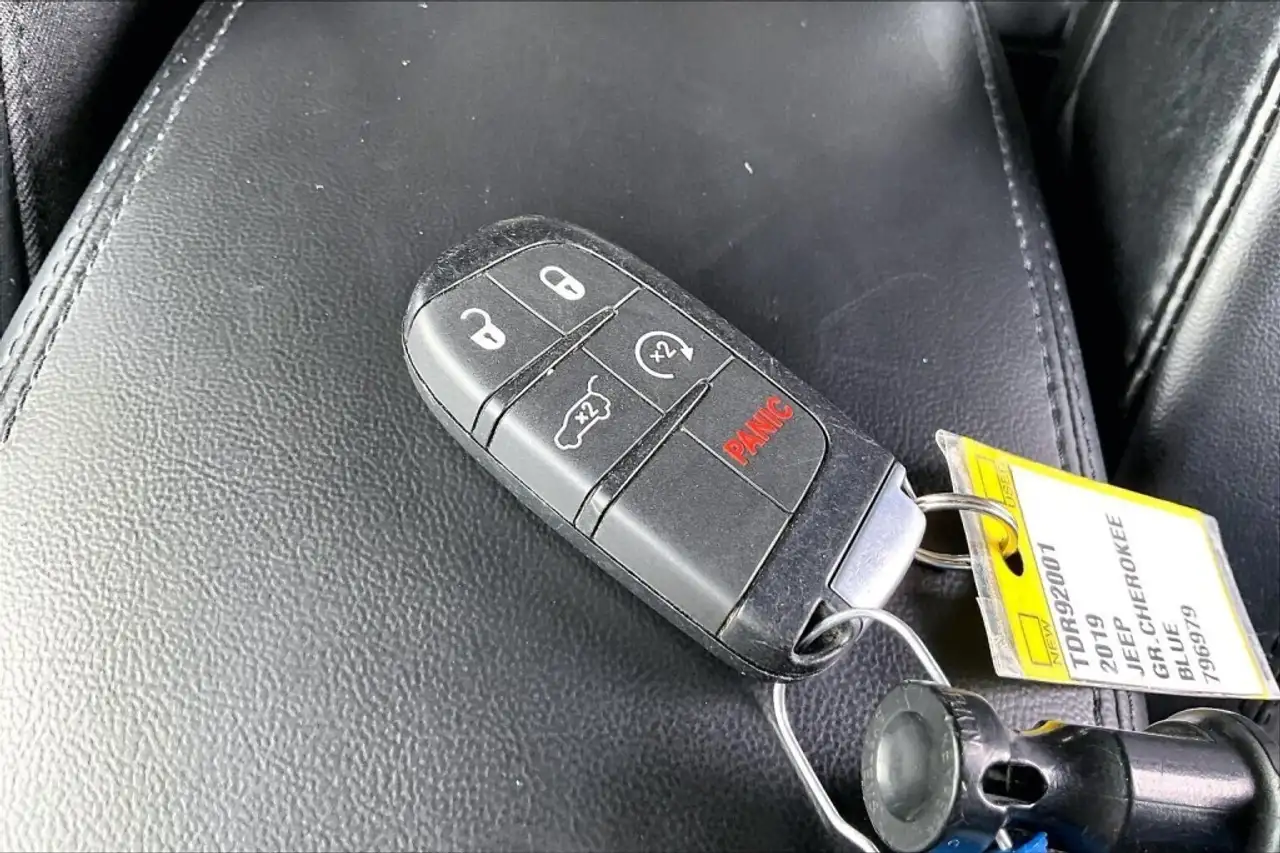 Jeep Grand Cherokee снимка Jeep Grand Cherokee