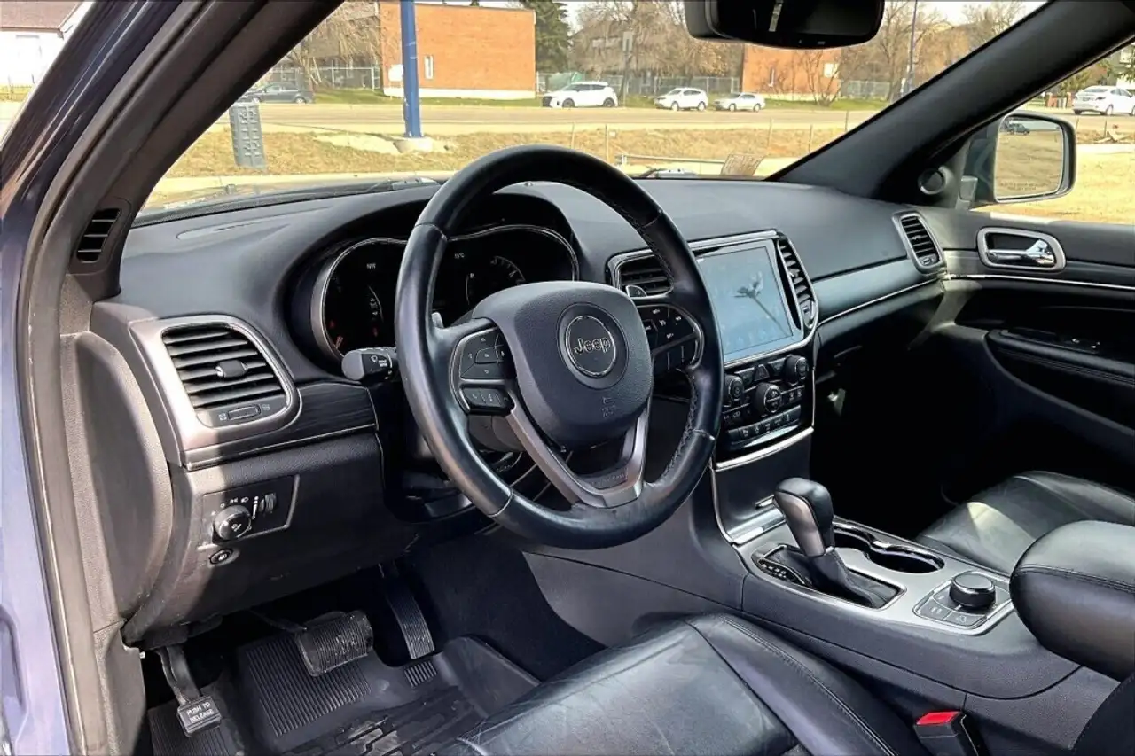Jeep Grand Cherokee снимка Jeep Grand Cherokee