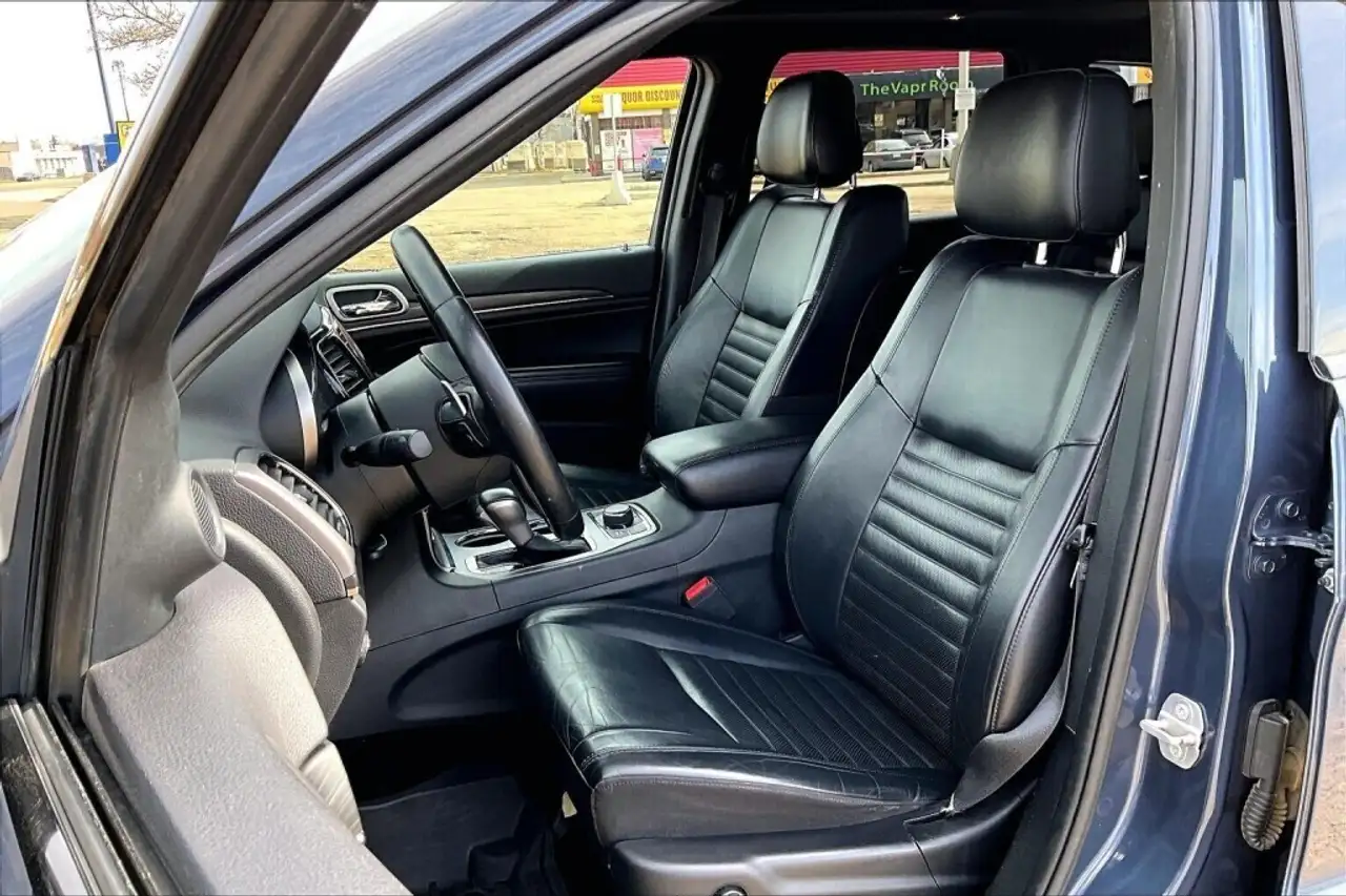 Jeep Grand Cherokee снимка Jeep Grand Cherokee