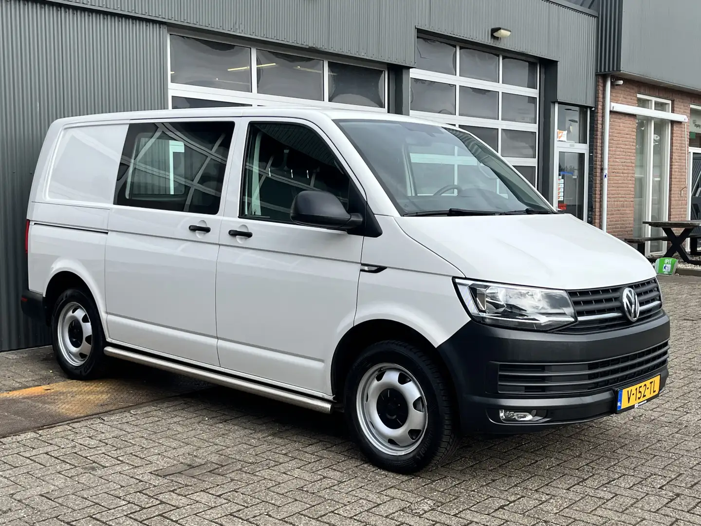Volkswagen T6 Transporter 2.0 TSI L1H1 Benzine Airco Cruise controle Navigat Wit - 1