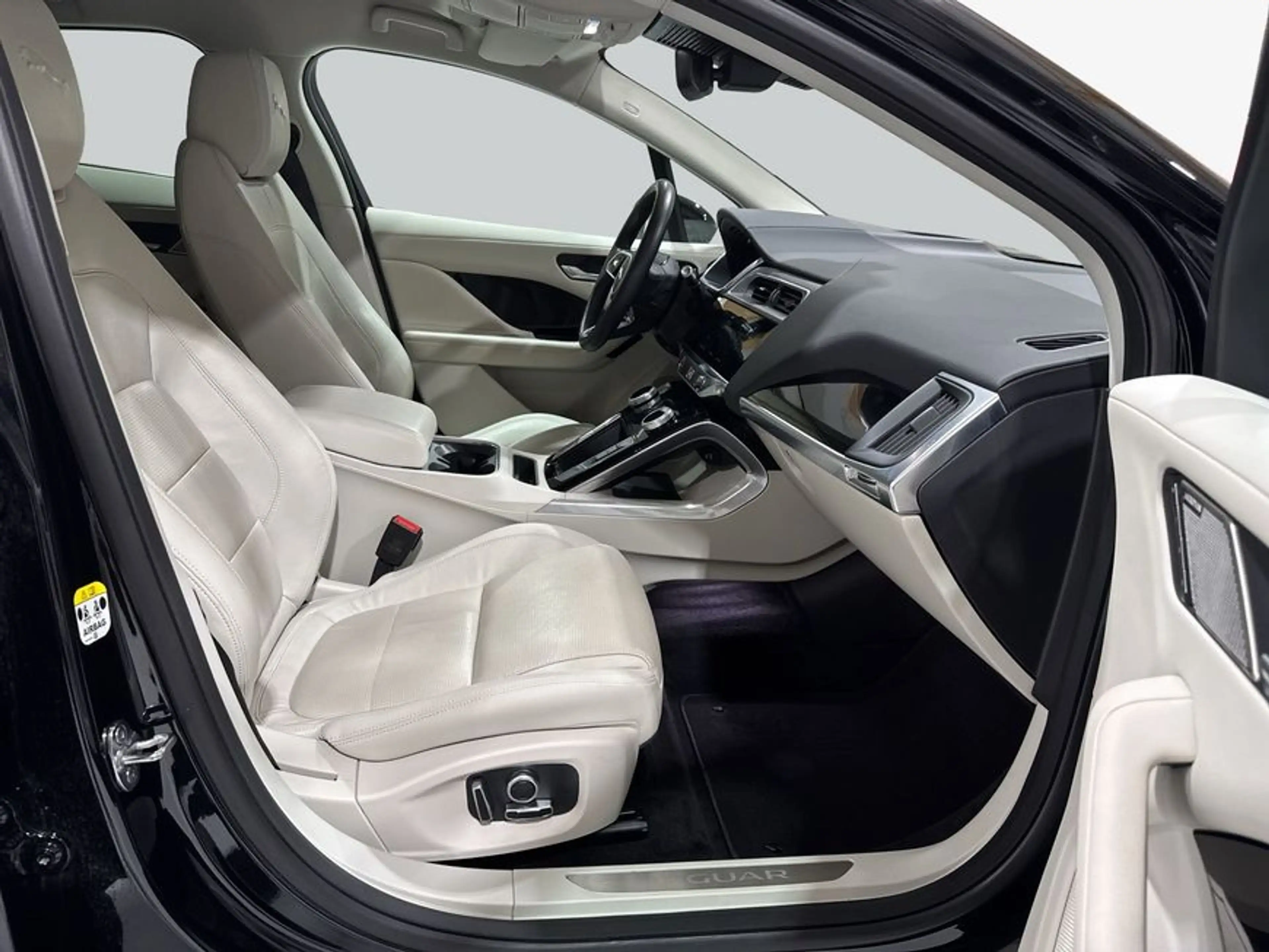 Jaguar I-Pace EV400 AWD S — photo 3