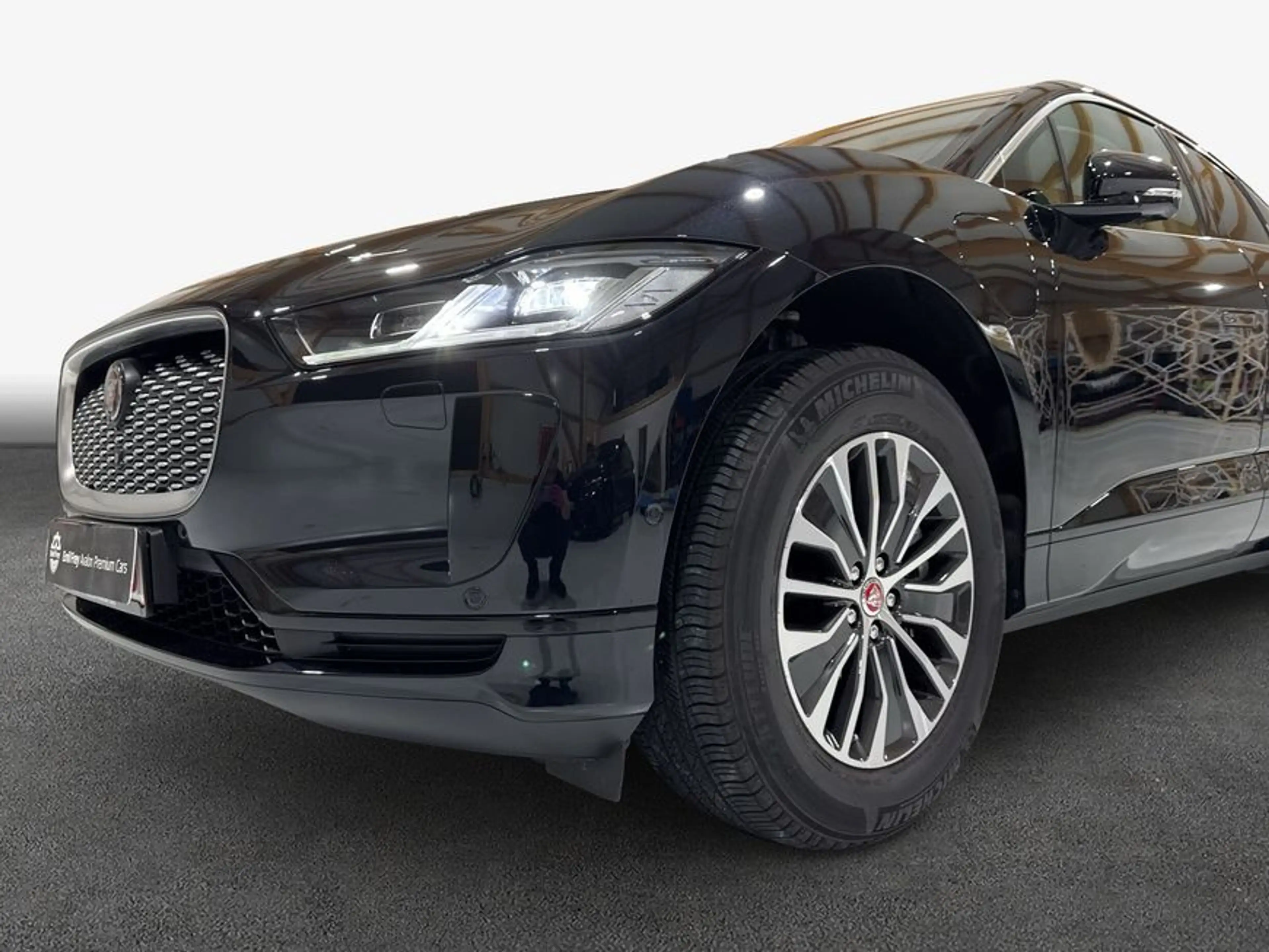 Jaguar I-Pace EV400 AWD S — photo 13