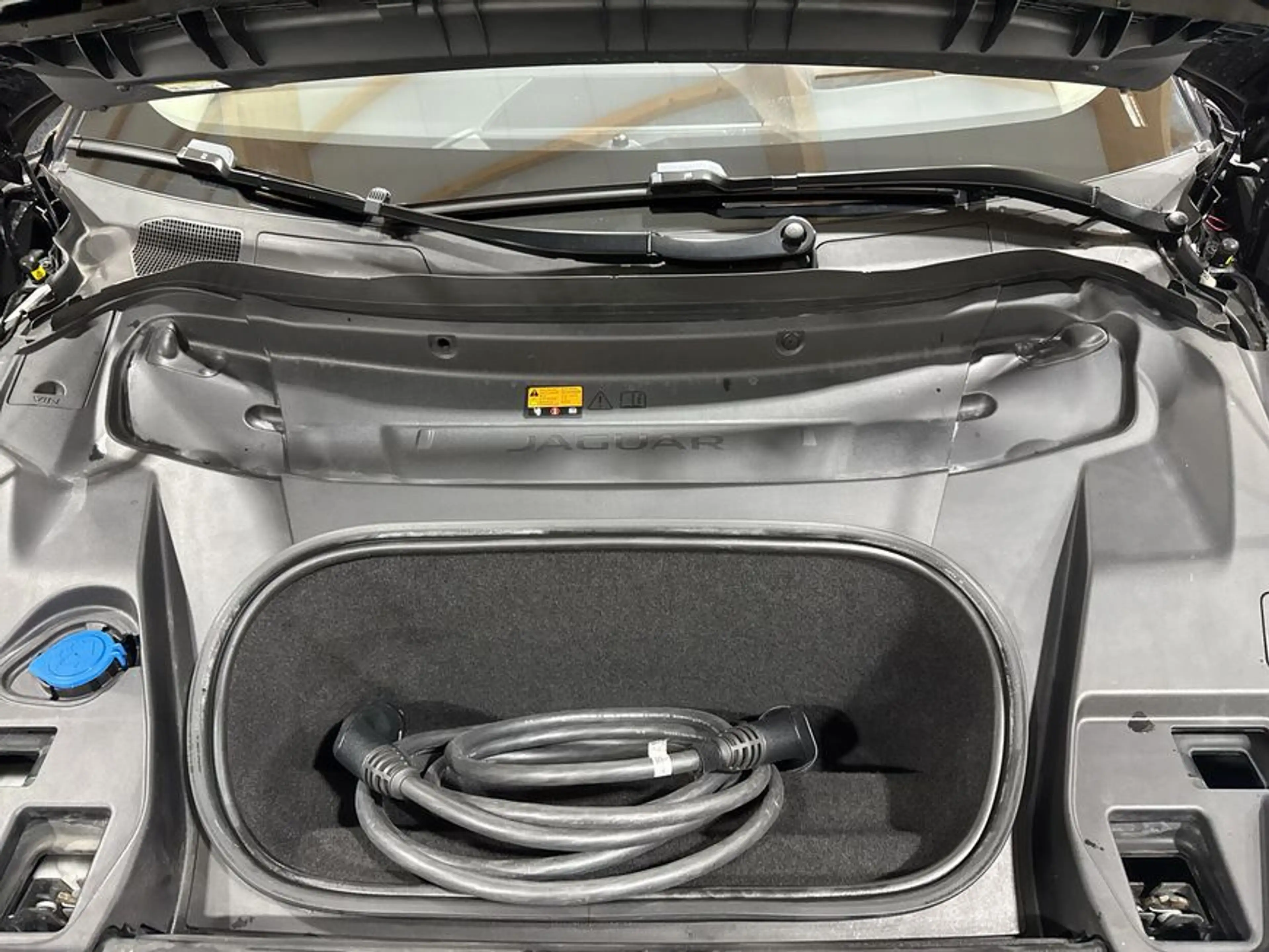 Jaguar I-Pace EV400 AWD S — photo 11