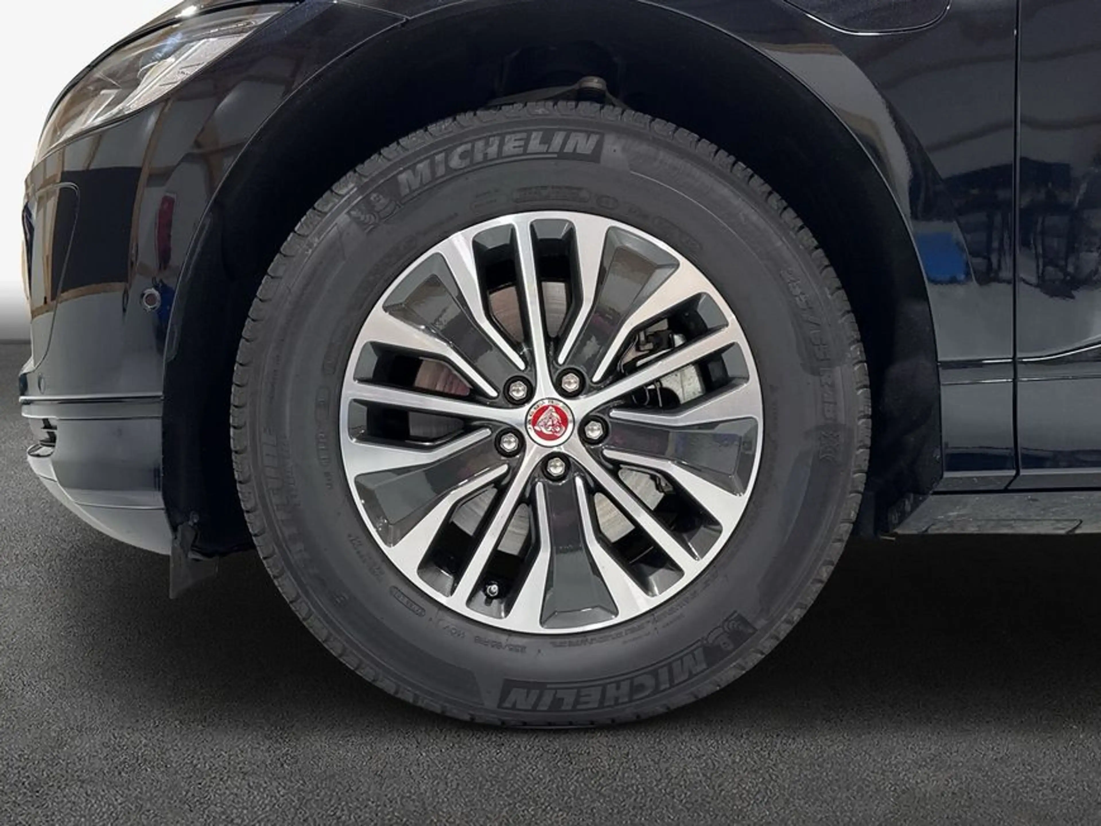 Jaguar I-Pace EV400 AWD S — photo 9