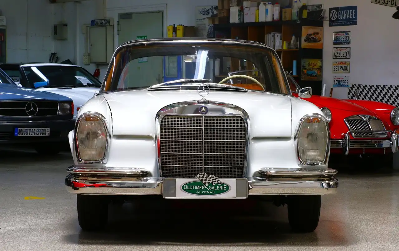 Mercedes-Benz 220 SEb Coupé, foto 2
