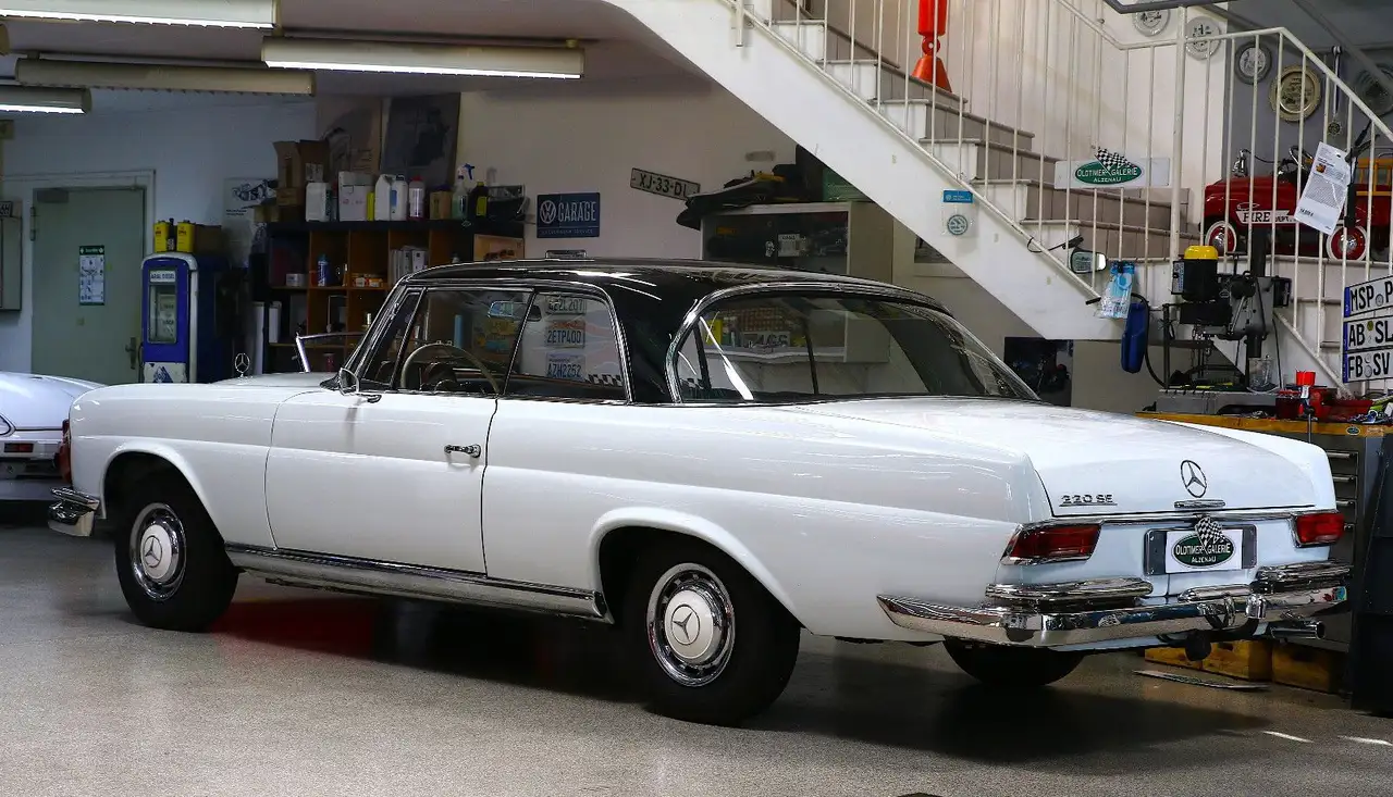 Mercedes-Benz 220 SEb Coupé, foto 7