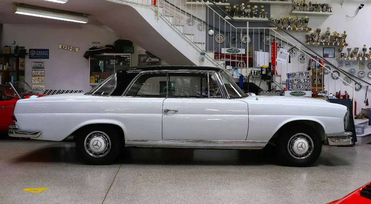 Mercedes-Benz 220 SEb Coupé, foto 4