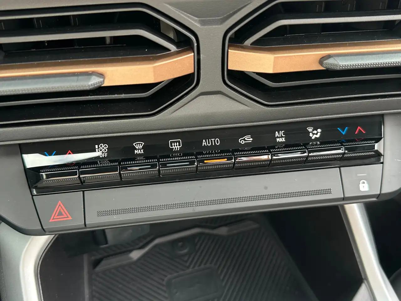 Dacia Bigster 1.8*1ER PROP*PANO*FULL OPTIONS*CAM 360°*SIEGE/VOLANT CHAUFFANT*CARPLAY*GARANTIE DACIA, миниатюра 14