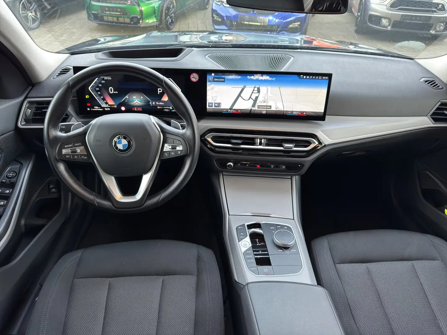 BMW 318 i Touring PDC Sitzheizung Navi Noir - 2