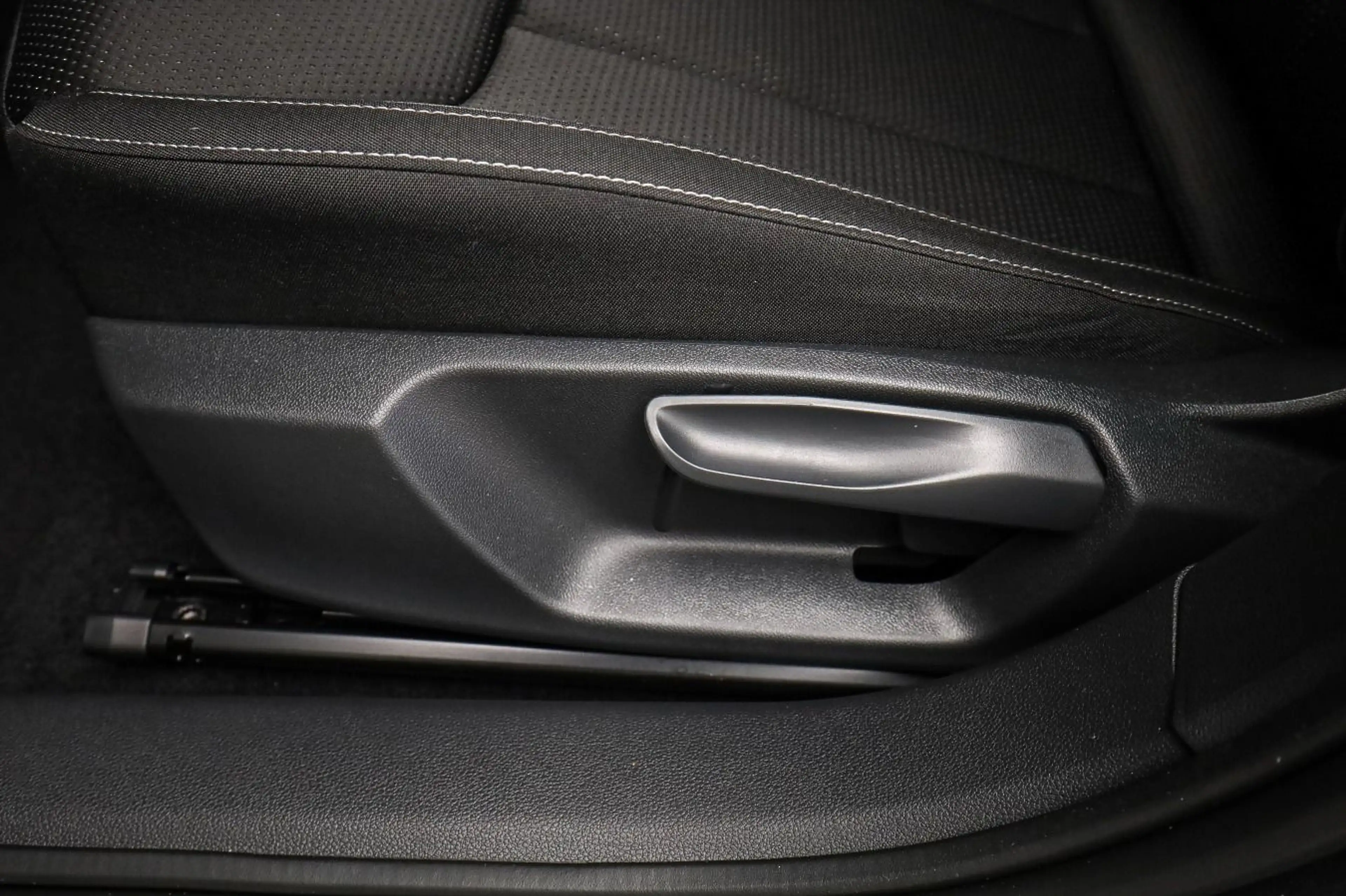 Skoda Kamiq 1.0 TSI DSG Tour*AHK*LICHT&SICHT*KOMFORT — photo 19