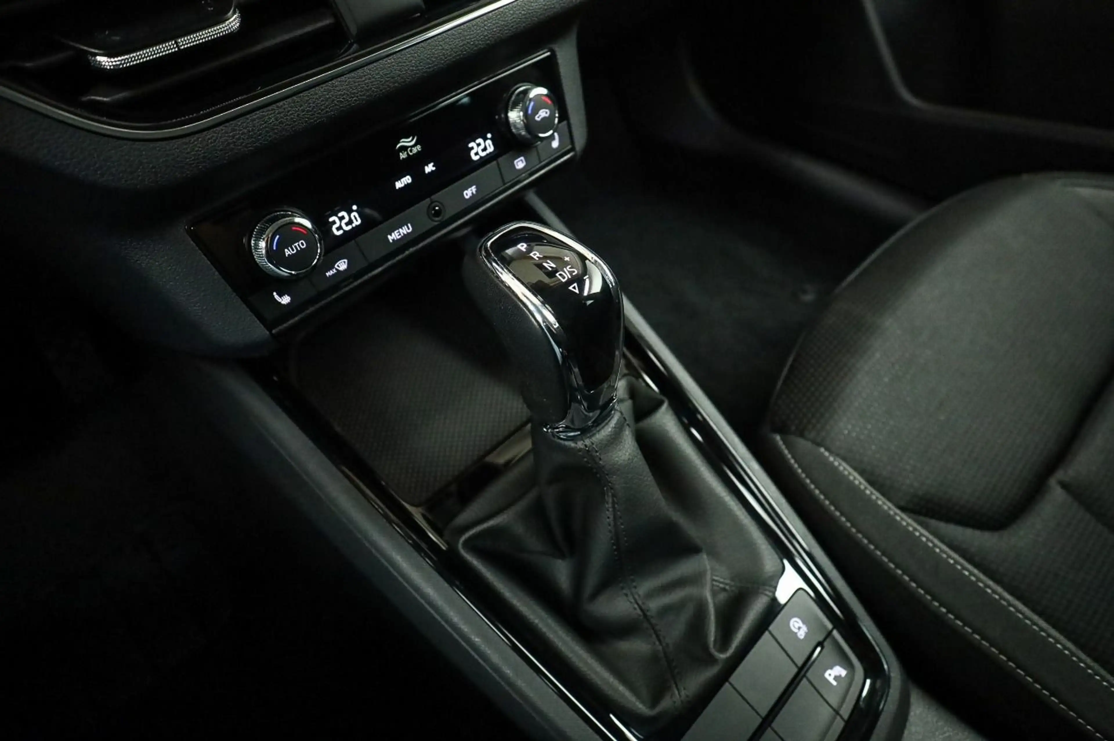 Skoda Kamiq 1.0 TSI DSG Tour*AHK*LICHT&SICHT*KOMFORT — photo 15