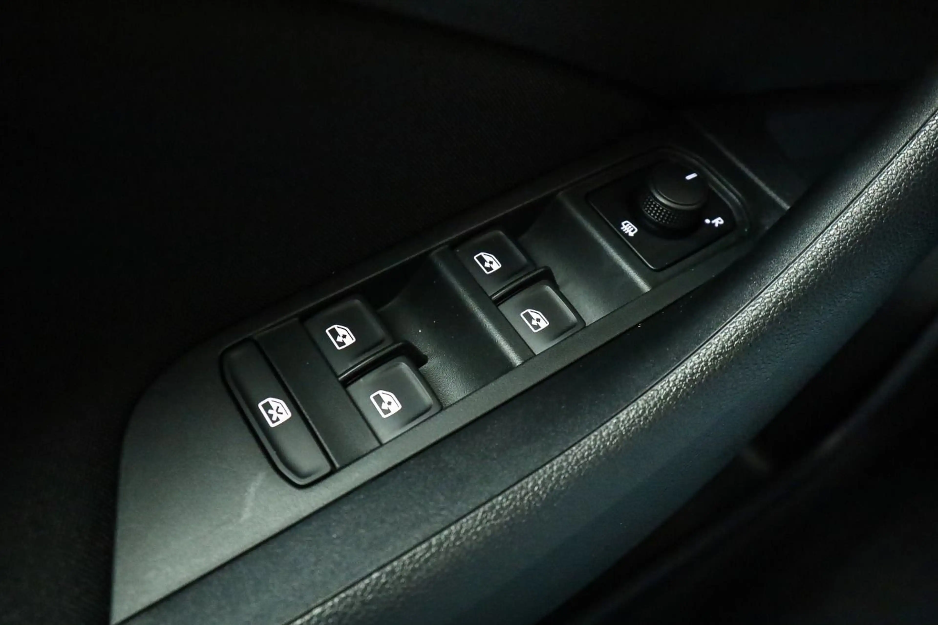 Skoda Kamiq 1.0 TSI DSG Tour*AHK*LICHT&SICHT*KOMFORT — photo 18