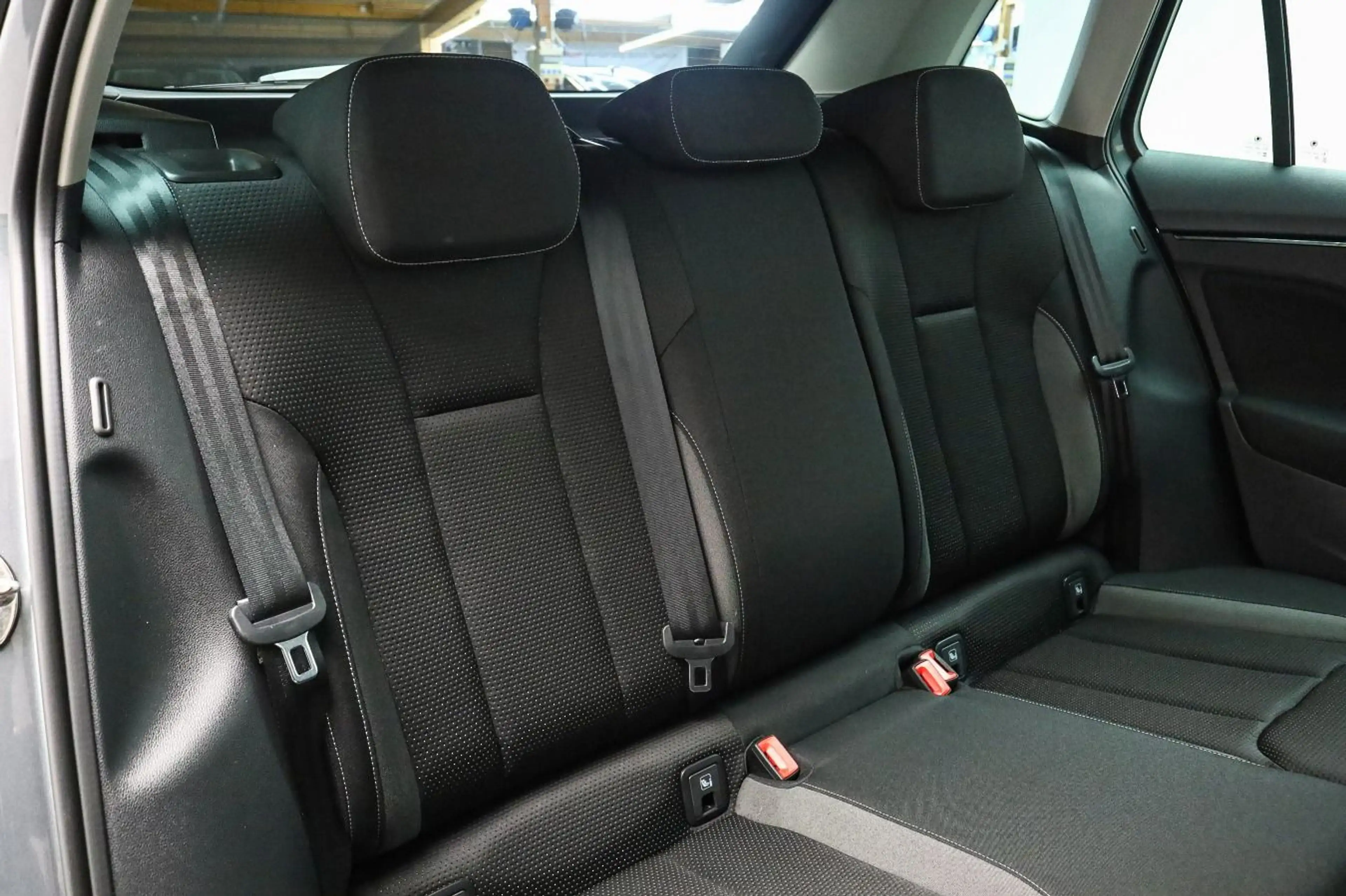 Skoda Kamiq 1.0 TSI DSG Tour*AHK*LICHT&SICHT*KOMFORT — photo 21