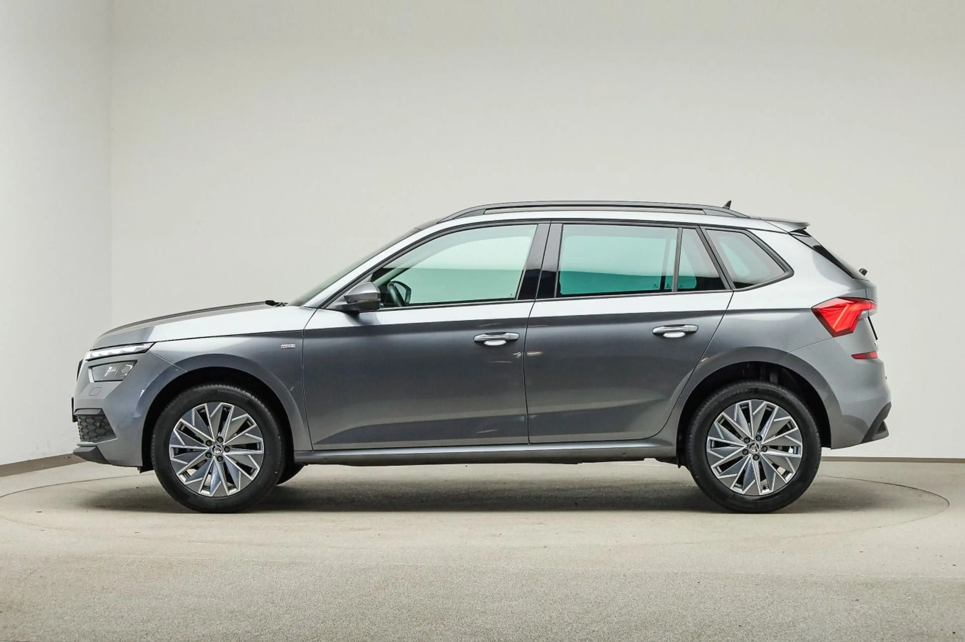 Skoda Kamiq 1.0 TSI DSG Tour*AHK*LICHT&SICHT*KOMFORT — photo 3