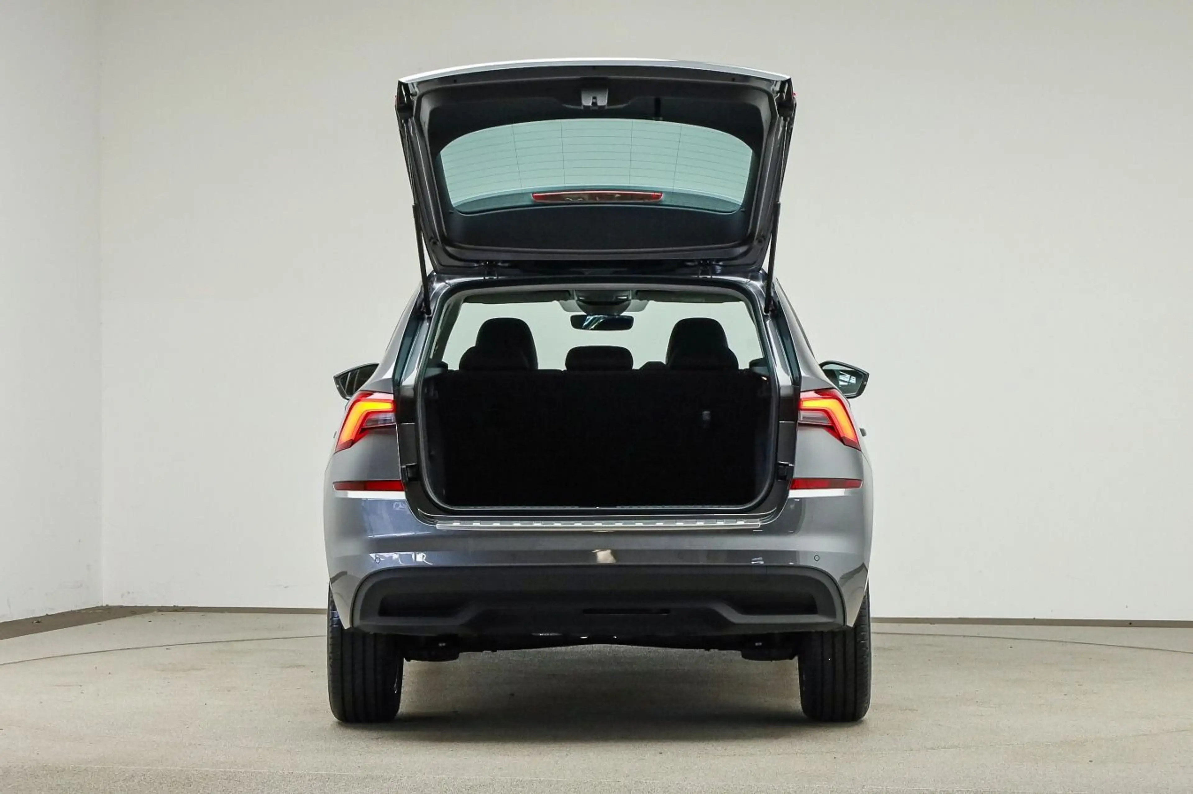 Skoda Kamiq 1.0 TSI DSG Tour*AHK*LICHT&SICHT*KOMFORT — photo 6