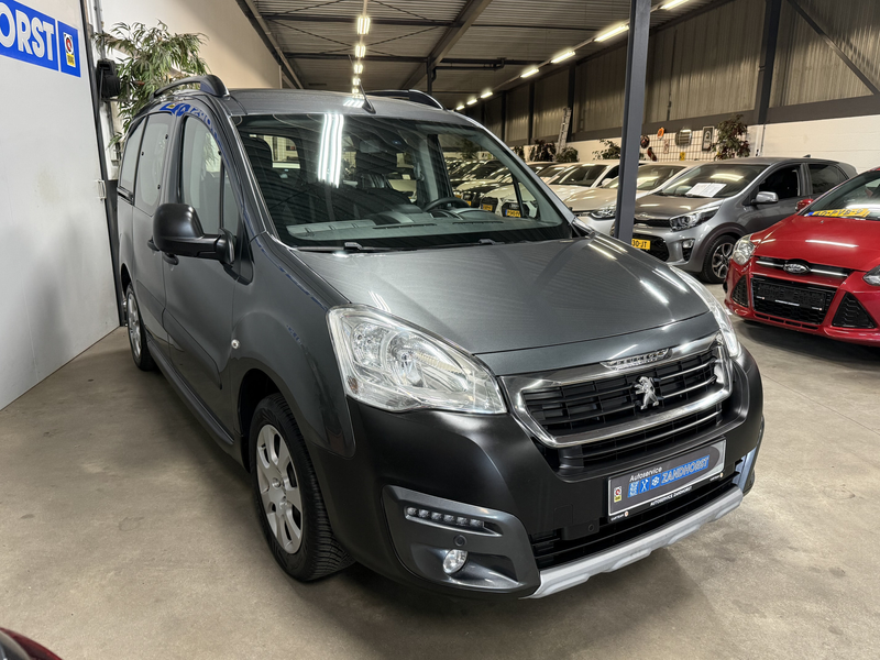 Peugeot Partner Tepee 1.2 PureTech Active // Camera // Cruise // E — photo 3