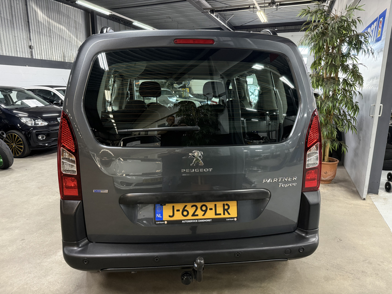 Peugeot Partner Tepee 1.2 PureTech Active // Camera // Cruise // E — photo 5