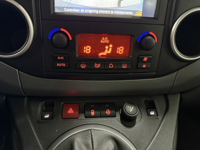 Peugeot Partner Tepee 1.2 PureTech Active // Camera // Cruise // E — photo 12