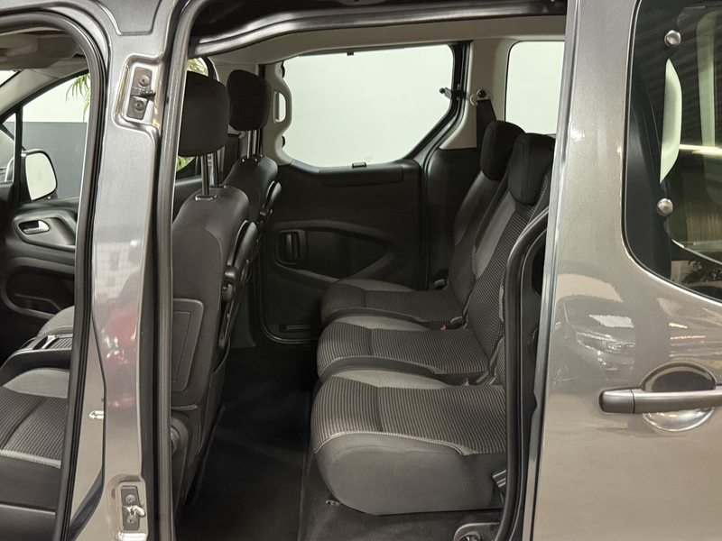 Peugeot Partner Tepee 1.2 PureTech Active // Camera // Cruise // E — photo 9
