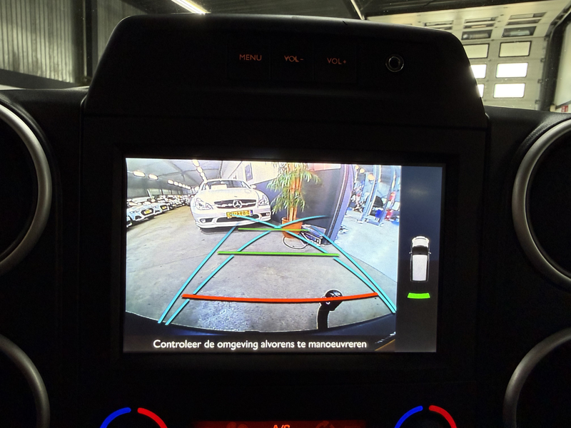 Peugeot Partner Tepee 1.2 PureTech Active // Camera // Cruise // E — photo 11