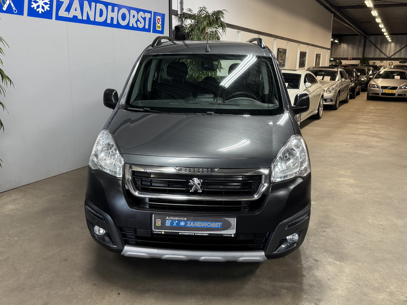 Peugeot Partner Tepee 1.2 PureTech Active // Camera // Cruise // E — photo 2