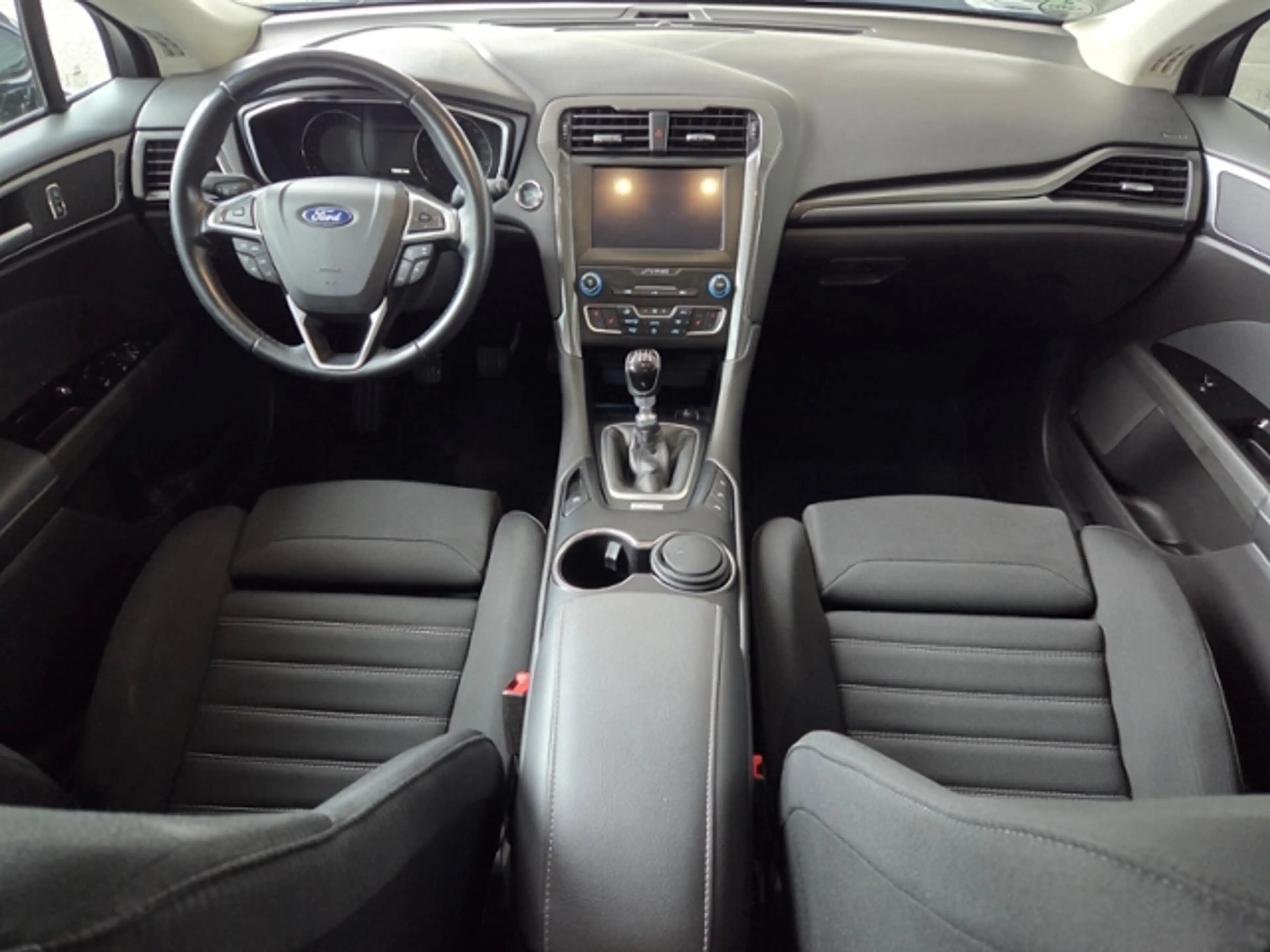 Ford Mondeo Turnier 2.0 EcoBlue Titanium*KEYFREE — photo 4
