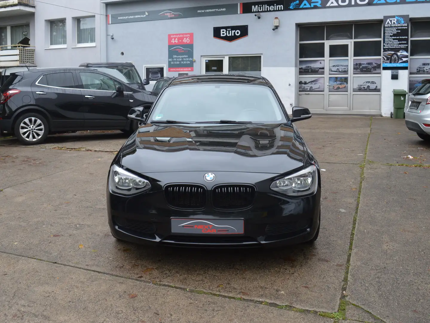 BMW 114 1er (5-Türer) 114i * PDC*Sitzheizung* Schwarz - 2