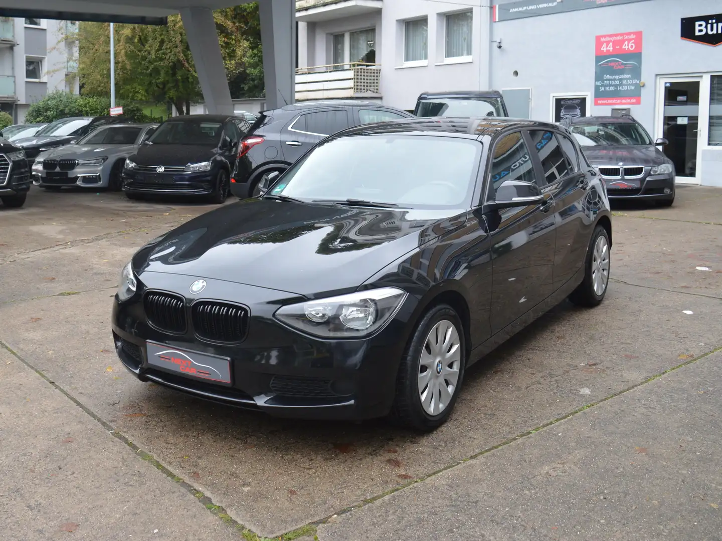 BMW 114 1er (5-Türer) 114i * PDC*Sitzheizung* Schwarz - 1