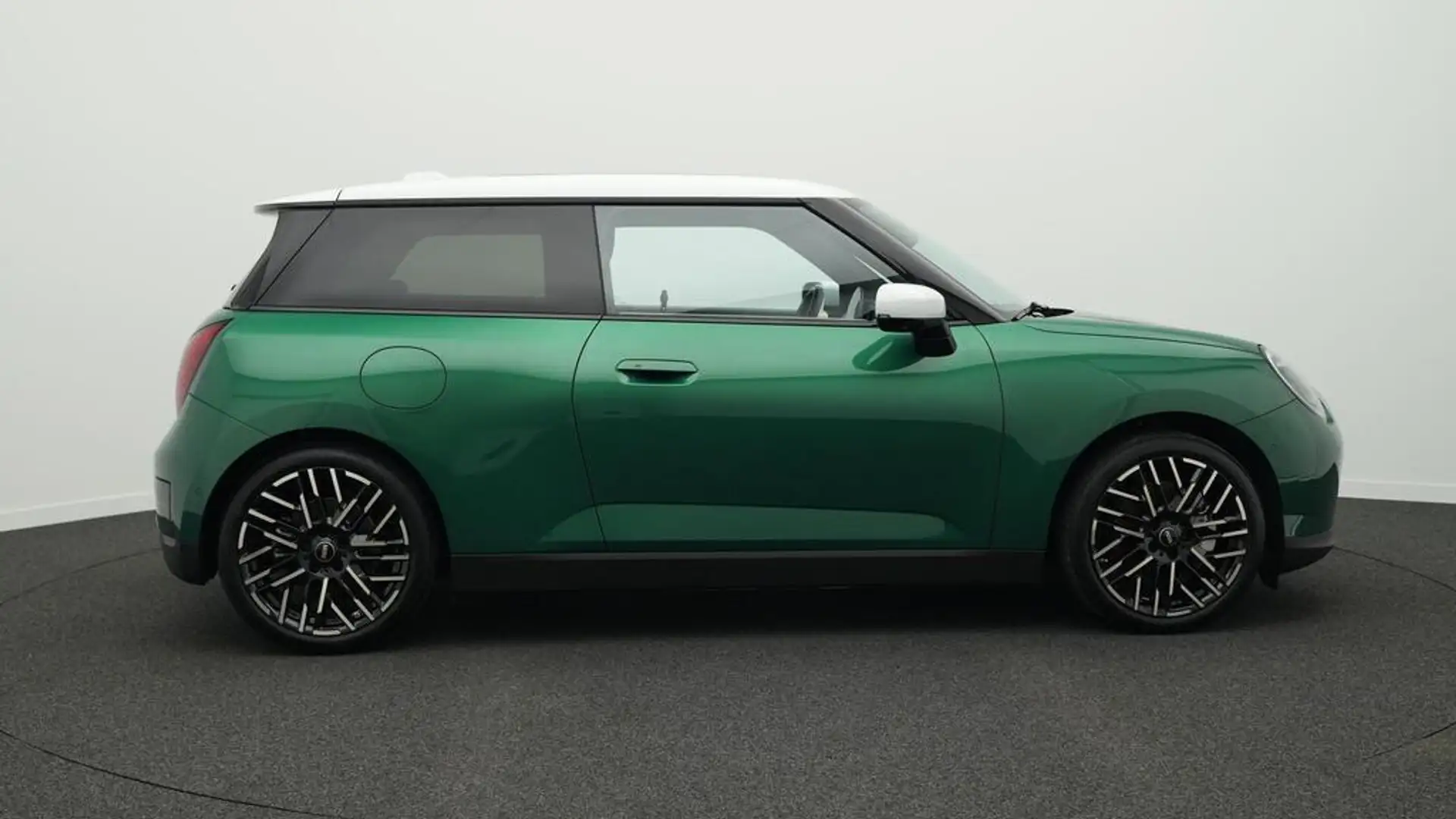 MINI Cooper SE Favoured Trim Grün - 2