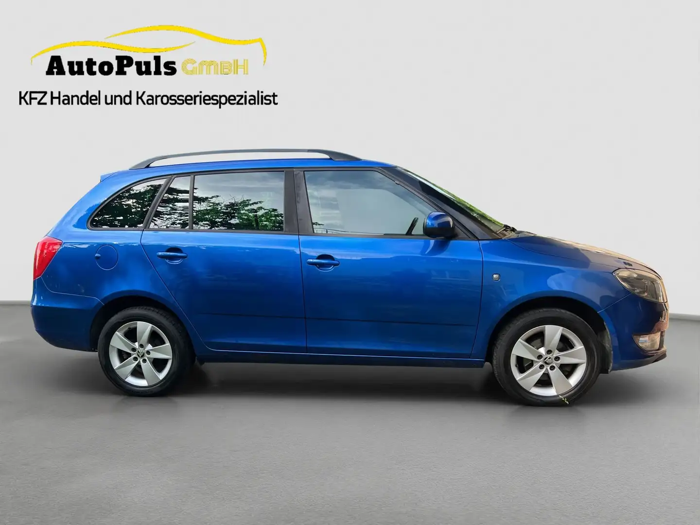 Skoda Fabia Combi Ambition+ NEUES ARBÖ PICKERL 08.2026 + Blau - 1