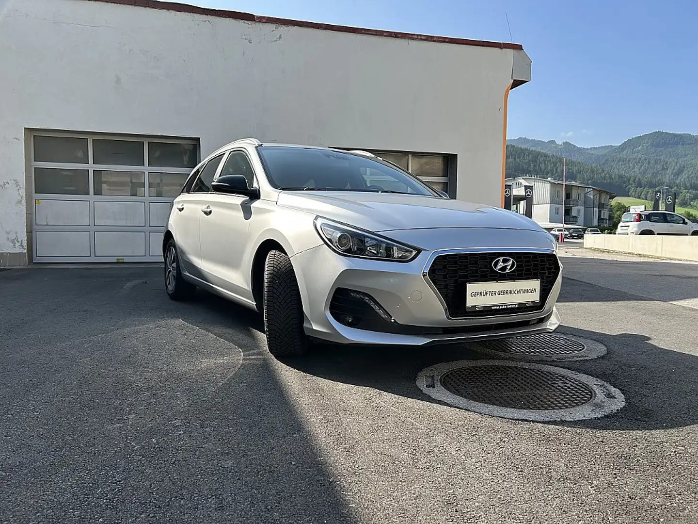 Hyundai i30 CW 1,4 MPI GO! Silber - 2