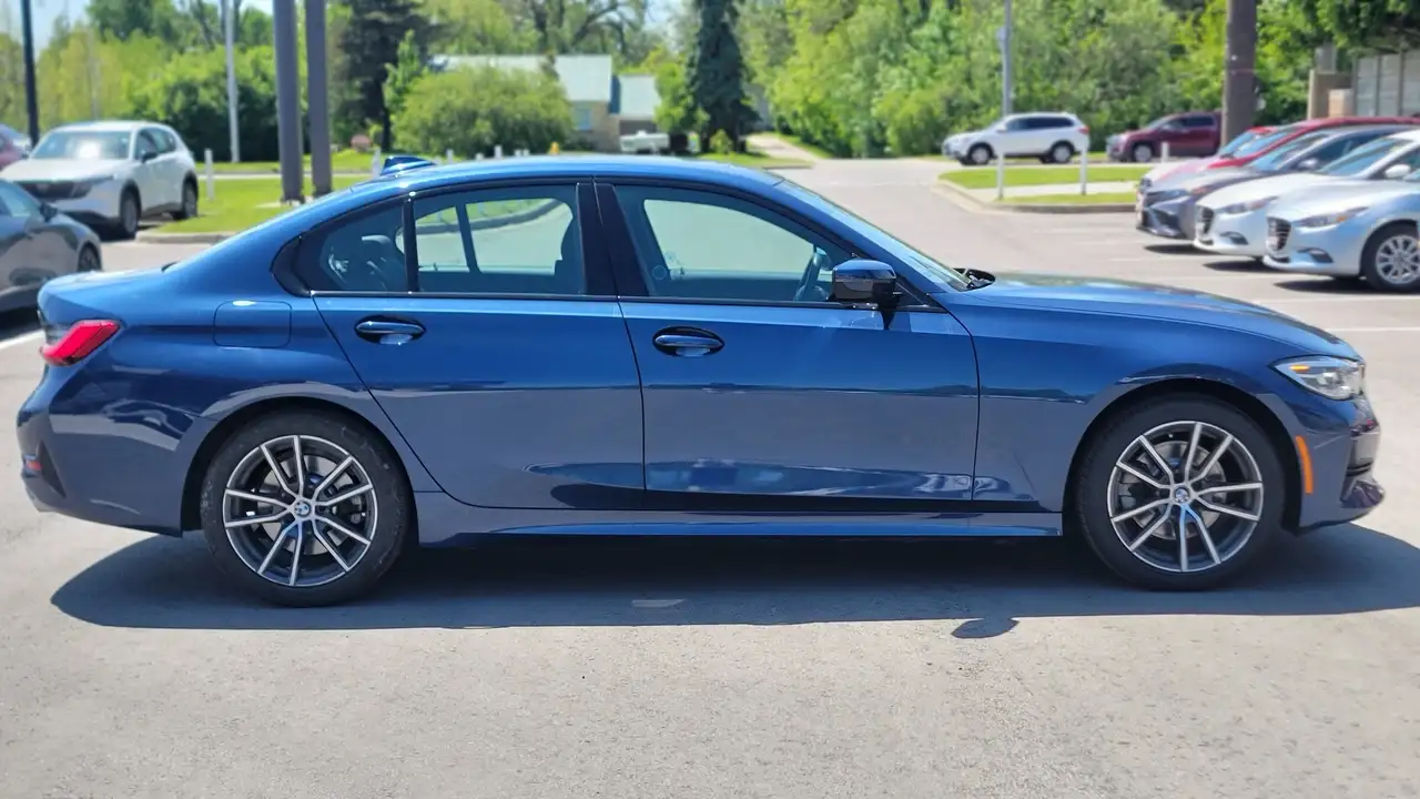 BMW 3 Series снимка BMW 3 Series