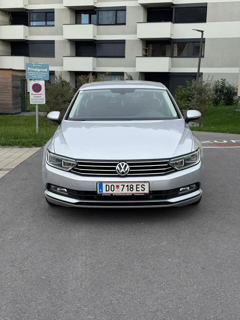 Volkswagen Passat 2.0 TDI SCR Comfortline - 1