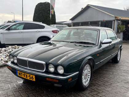 Daimler Double Six 6.0 V12 Century 1996 4 Zits