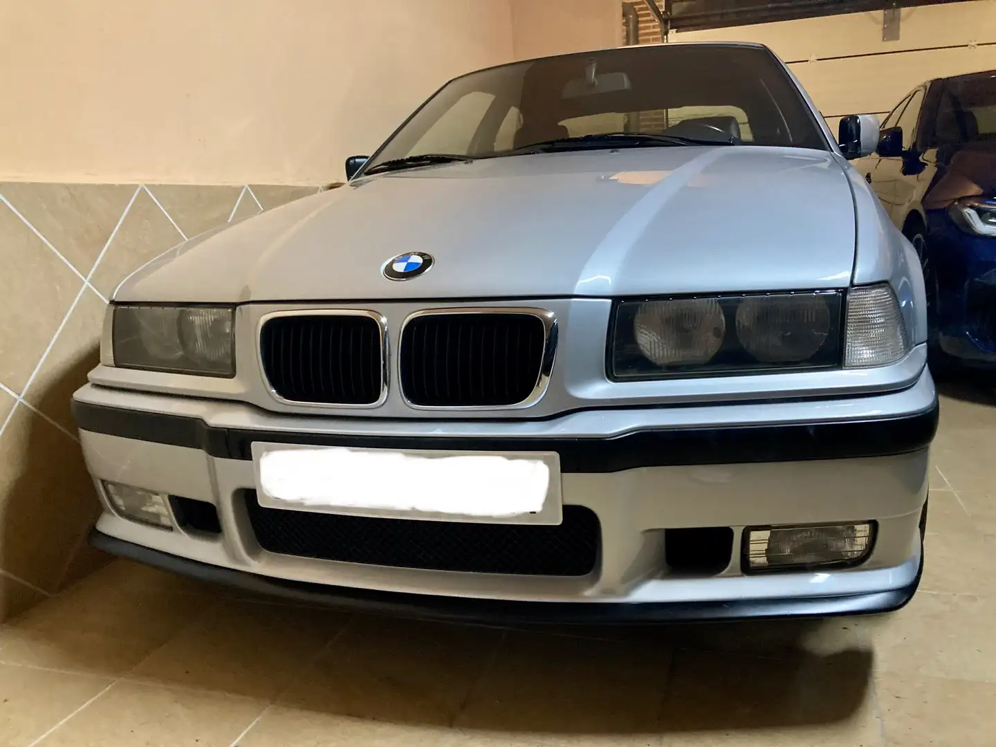 BMW 323 323ti Compact Plateado - 1