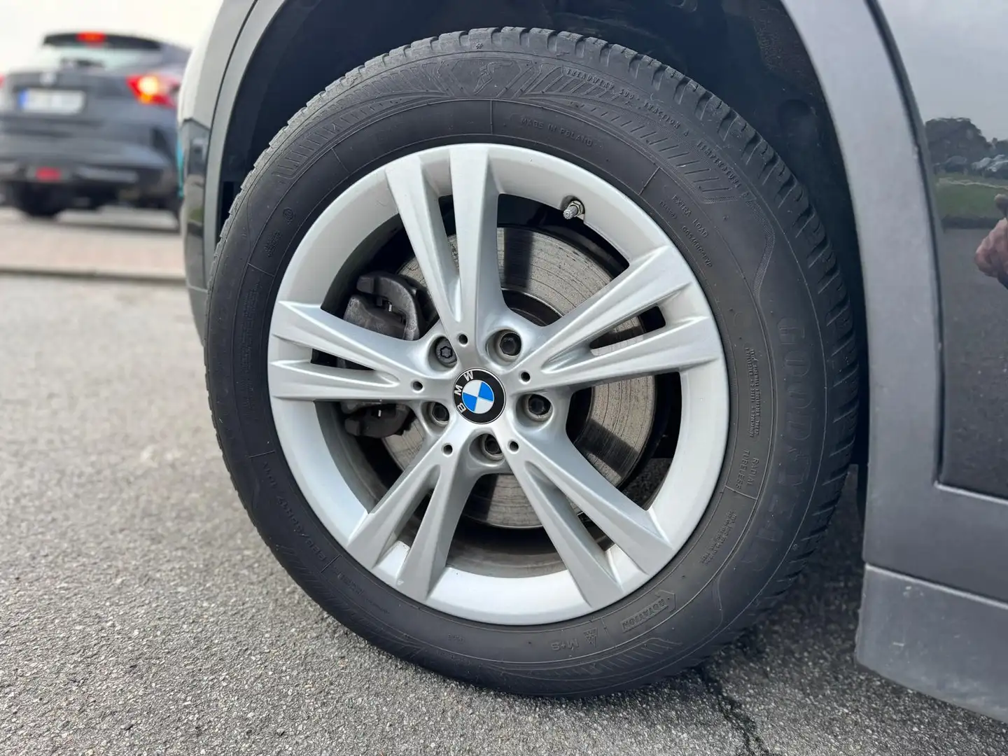 BMW X1 2.0 Automatik PDC Tempomat Schwarz - 2