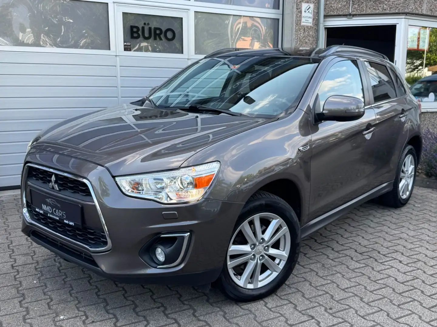 Mitsubishi ASX Intense 4WD AUTOMATIK/XENON/NAVI/AHK/PANO Braun - 2