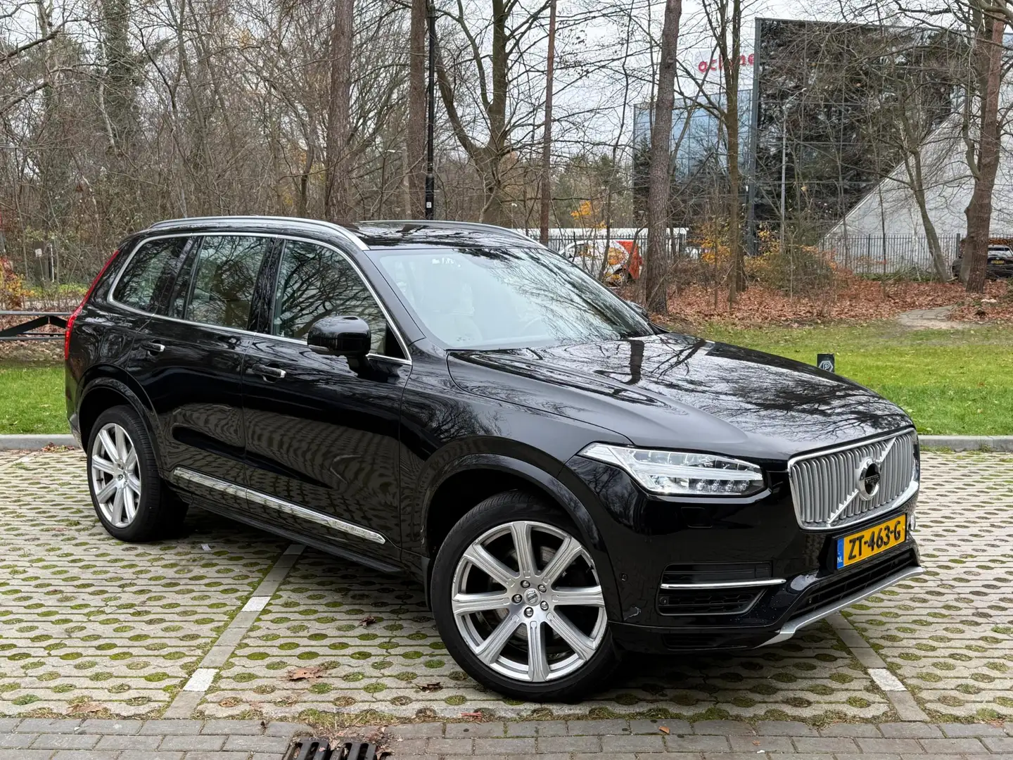 Volvo XC90 2.0 T8 Twin Engine AWD Inscription B&W | 360° View Zwart - 1