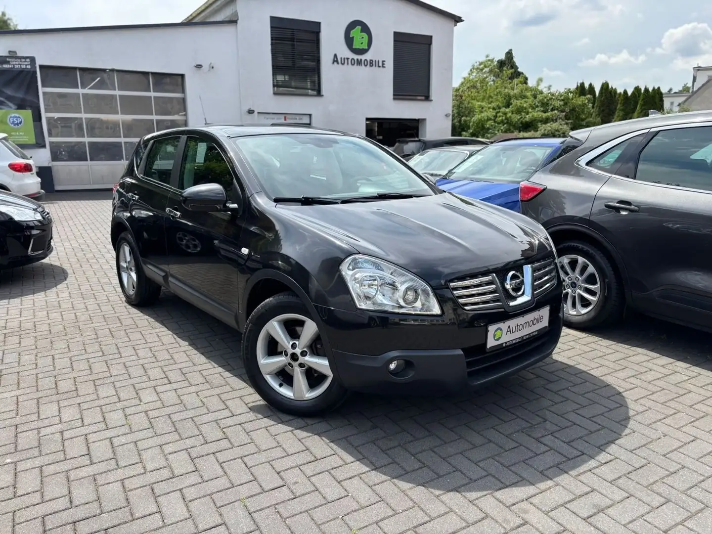 Nissan Qashqai Acenta 4X4*AHK*PANO*KLIMAA*TEMPOM*EXPORT Schwarz - 1